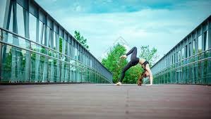 棒球与认知科学：如何训练球员在0.4秒内判断球速与下坠方向